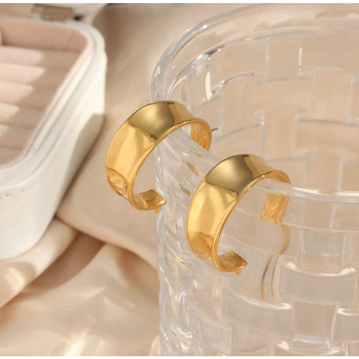 Ariel Hoop Earrings (Gold)