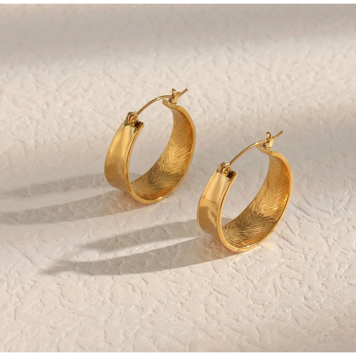 Ariel Hoop Earrings (Gold)